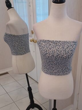 4/$40 Strapless Blue Floral Tube Top - Size XS
